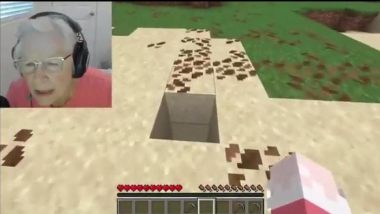 Torunu için oyun oynayarak bağış topladı!