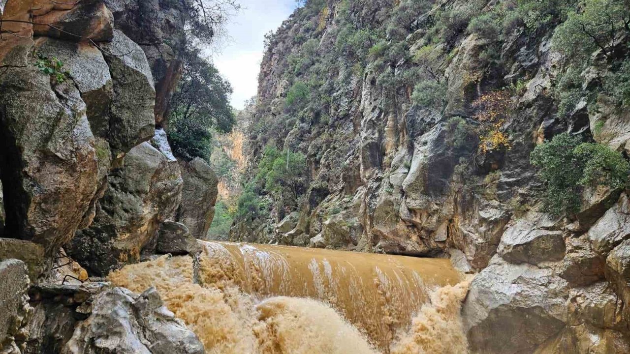 Yoğun yağışlar Gökbük Kanyonu’nun su debisini artırdı