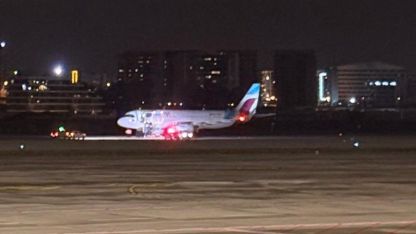 Dubai-Düsseldorf seferi yapan uçak, rahatsızlanan yolcu nedeniyle Antalya'ya indi