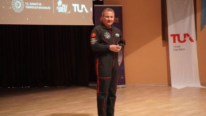 Türkiye'nin ilk astronotu Gezeravcı, üniversitelilerle buluştu