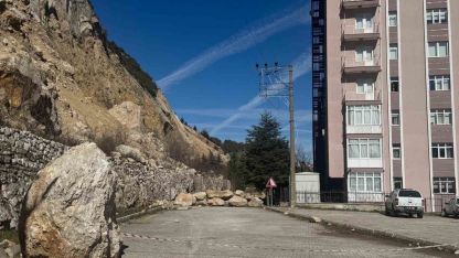 AFAD’dan Eğirdir’de kaya düşmesi sonrası heyelan incelemesi