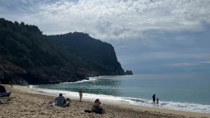 Yurt genelinde kar, Alanya’da yazdan kalma günler