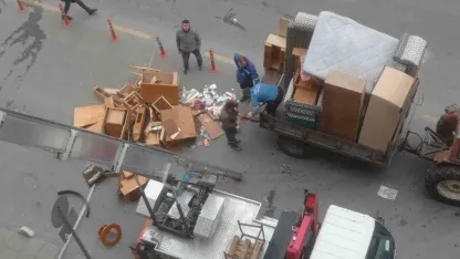 Mersin’de halk sağlığını tehdit eden çöp ev temizlendi