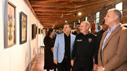 Antalya'nın endemik bitkileri sanatla buluştu