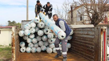 Büyükşehir’den hortum ve yağıştan zarar gören çiftçiye sera naylonu desteği