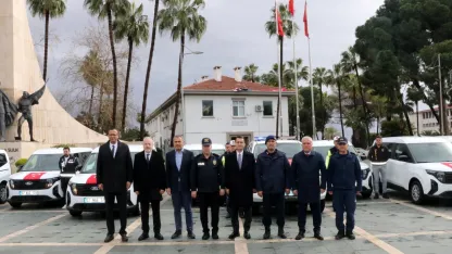 Alanya'da polis ve jandarmaya 15 araç