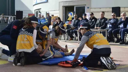 Aksu’da öğrenciler ‘Sağlık Elçisi’ belgelerini aldı