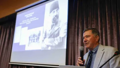 Her batık kendi dönemine ışık tutuyor