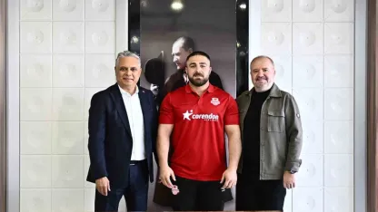 Muratpaşa Belediyesi, Başpehlivan Osman Kan ile sözleşme imzaladı