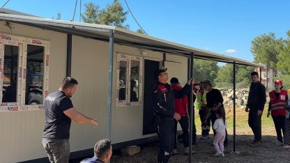 Torunuyla yaşayan kadına yeni konteyner ev