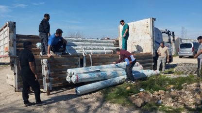 Hortumdan zarar gören üreticilere sera naylonu