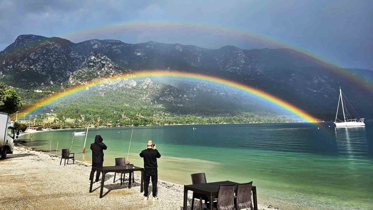 Akbük Koyu’nda oluşan Gökkuşağı mest etti