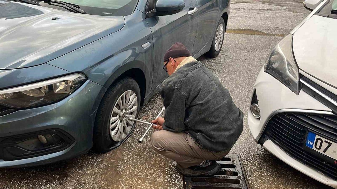 Alanya’da araçların lastiklerini kesen 3 şüpheli yakalandı