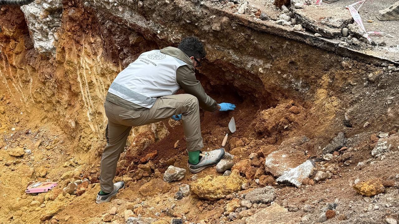 Altyapı çalışmasında insana ait olduğu değerlendirilen kemikler bulundu