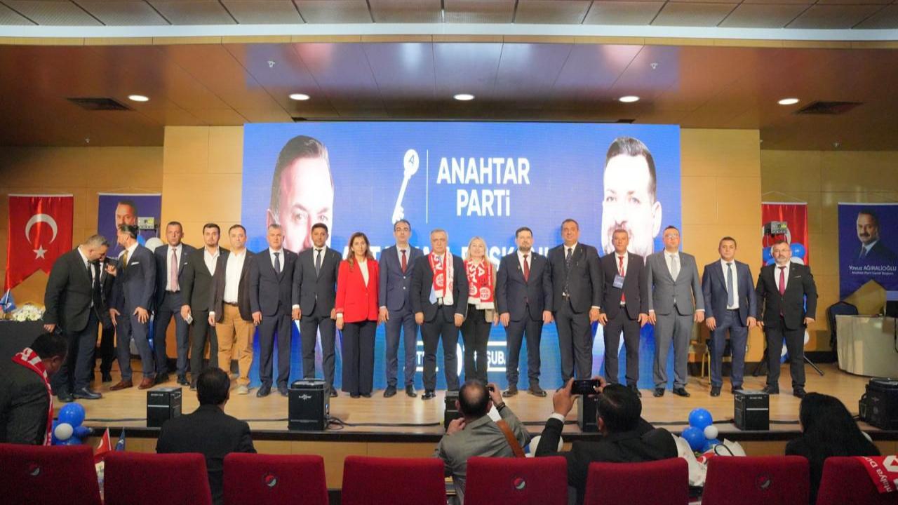 Anahtar Parti Antalya’da il kongresi gerçekleşti