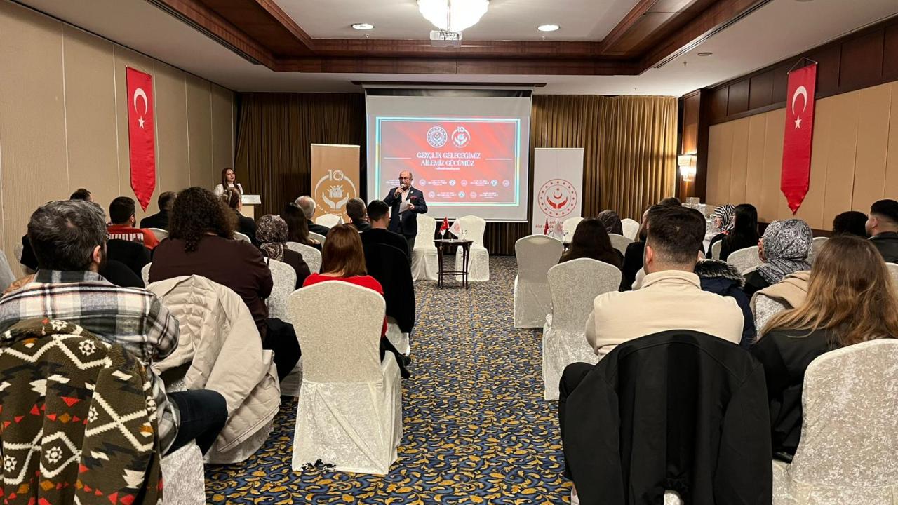 Antalya'da "Aile ve Gençlik Fonu"ndan yararlanan çiftler bir araya geldi