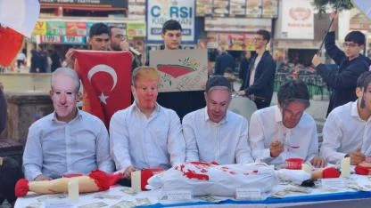 Antalya’da Epstein belgelerine protesto