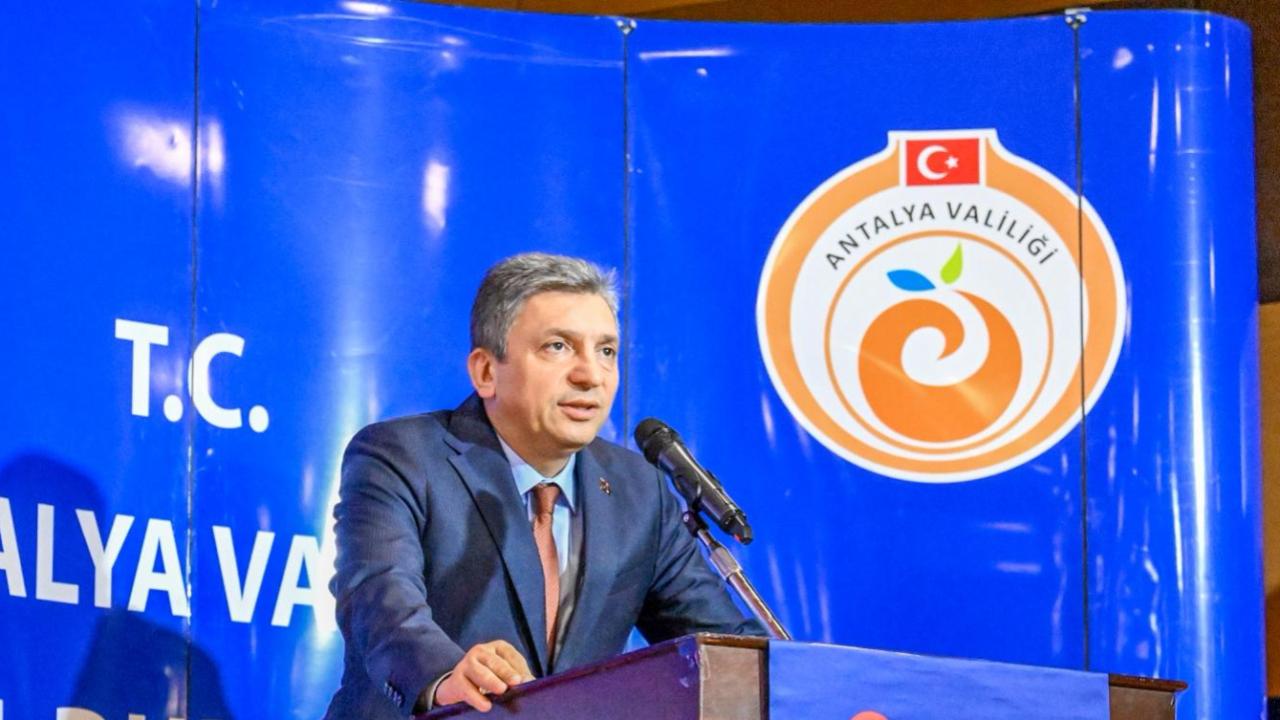 Antalya'da Gönüllere Dokunan Vali