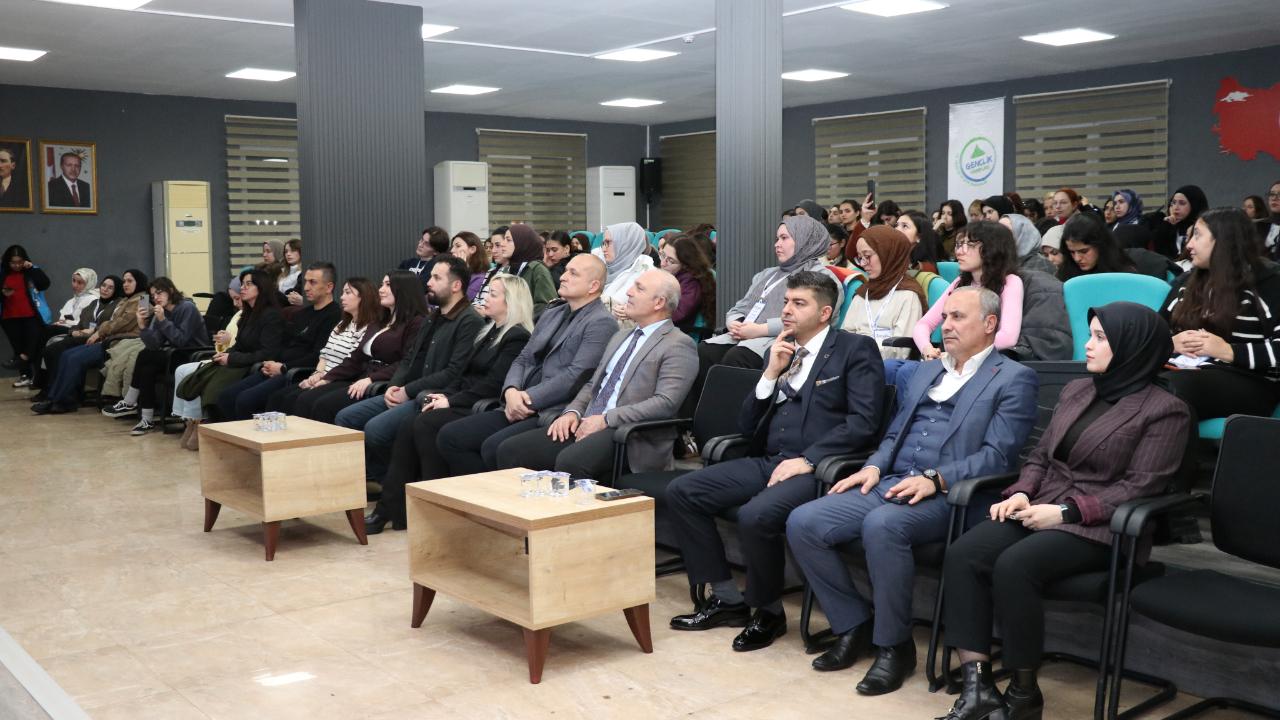 Antalya'da "Medya Etiği-Sorumlu Gazetecilik Kampı" başladı