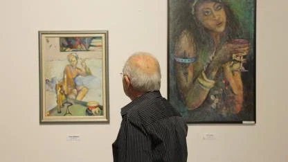 Antalya'da "Tomurcuk Zamanı" karma sergisi açıldı