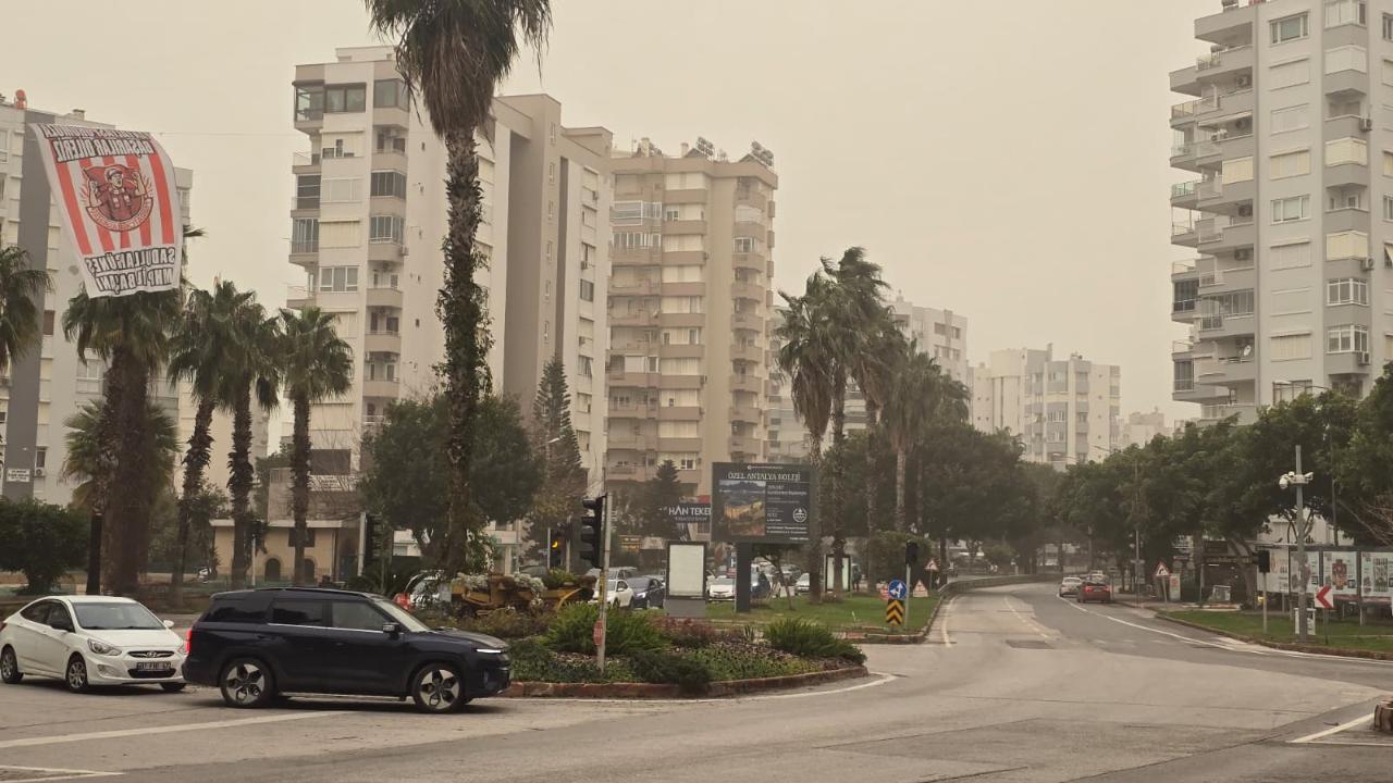 Antalya’yı şimdi de toz bulutu sardı