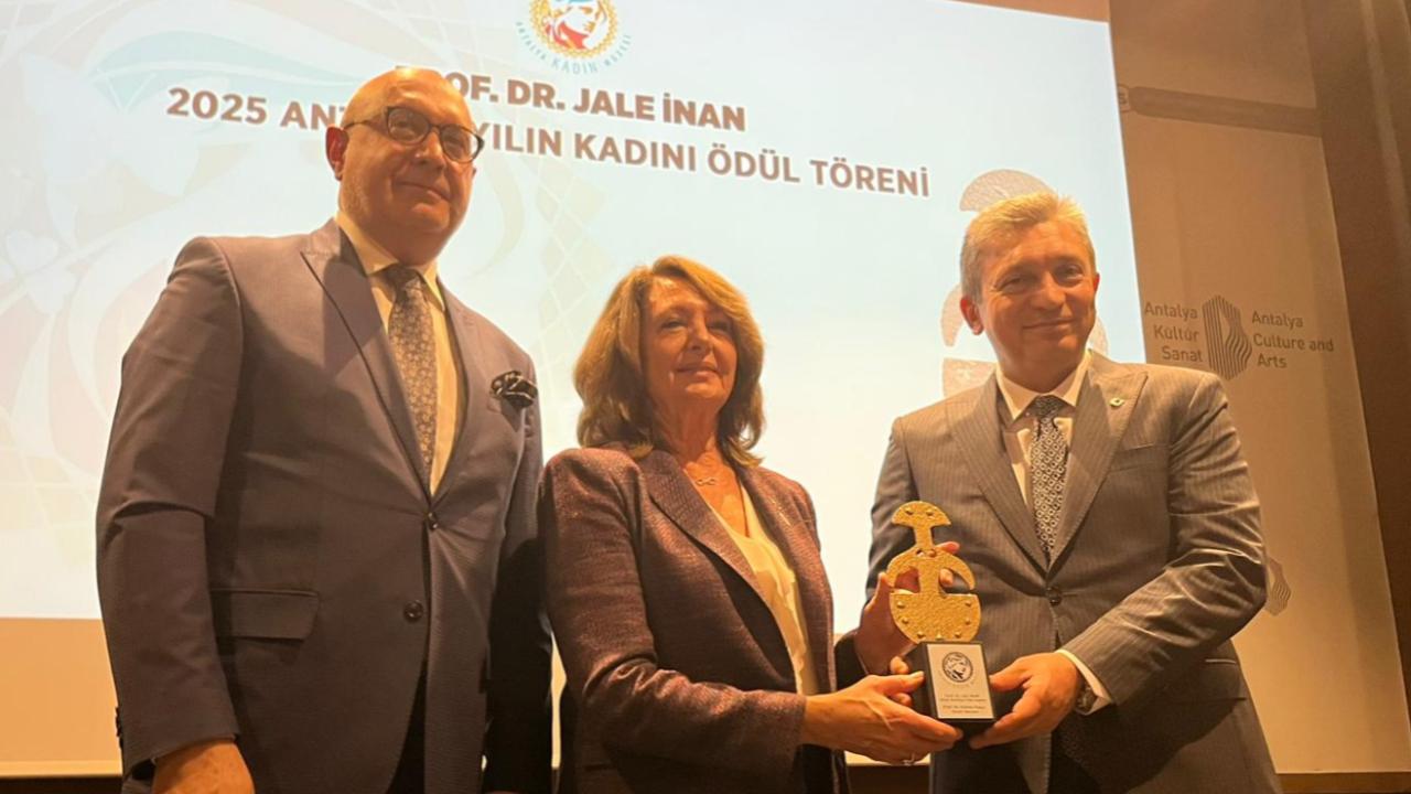 ATAV'ın "Jale İnan 2025 Yılın Kadını Ödülü" Prof. Dr. Sarvan'a verildi