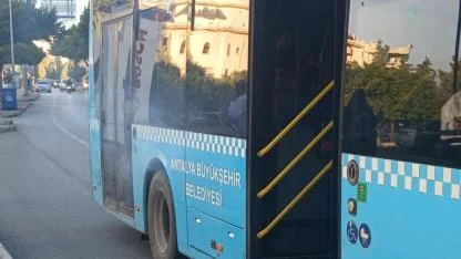 Belediye otobüsü arızalandı!