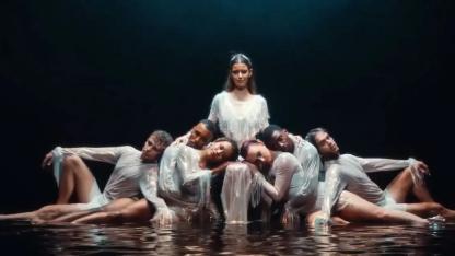 Beren Saat müzik dünyasına adım attı!