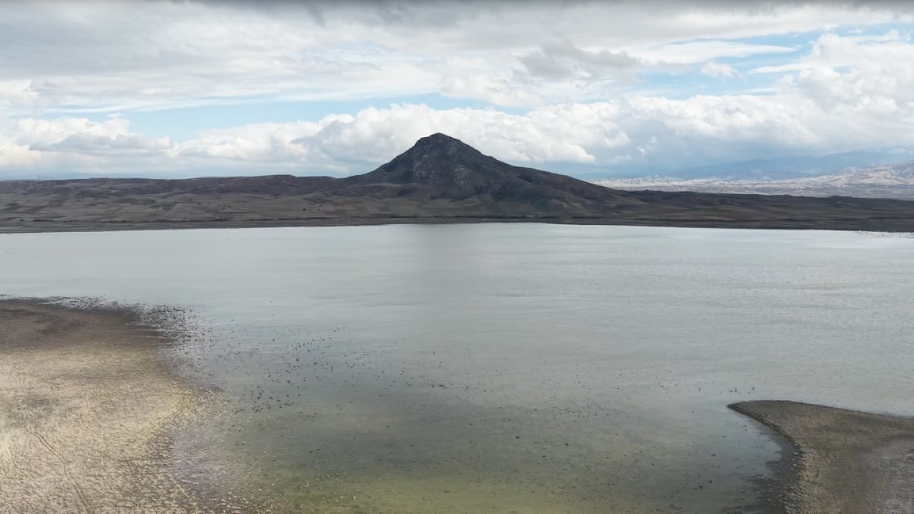 Karataş Gölü'nde su seviyesi yükseldi