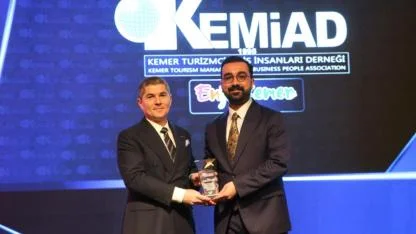 Kemer Devlet Hastanesi Başhekimi Dağlı'ya ödül verildi