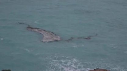 Konyaaltı’nda denizin rengi değişti! Fırtına sonrası dikkat çeken görüntüler