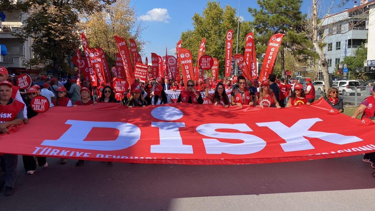 Küçük: “Demokrasi işçinin ekmeğidir”