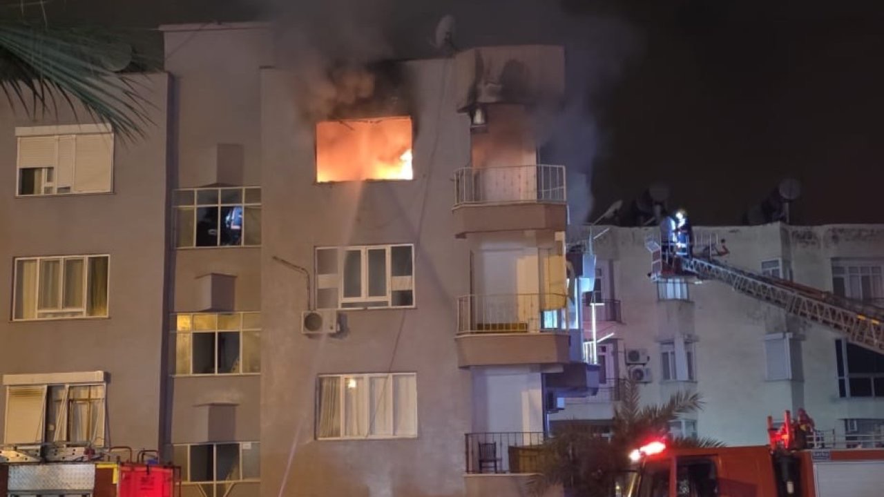 Mersin’de ev alev alev yandı