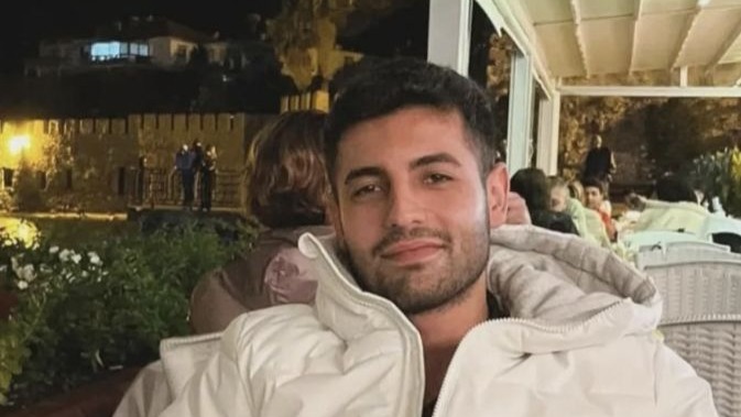 Otomobilin çarptığı motosikletli hayatını kaybetti