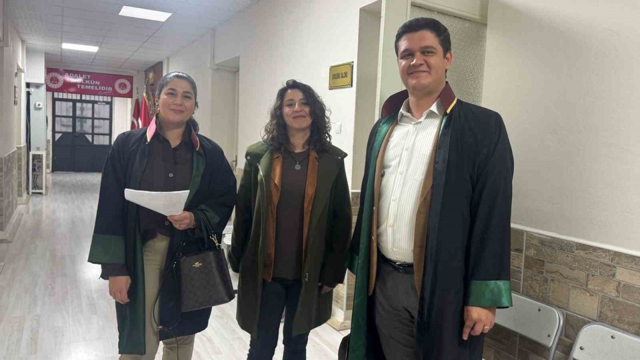 Oyuncu Metin Akpınar’ın biyolojik kızı tazminat davasını kazandı