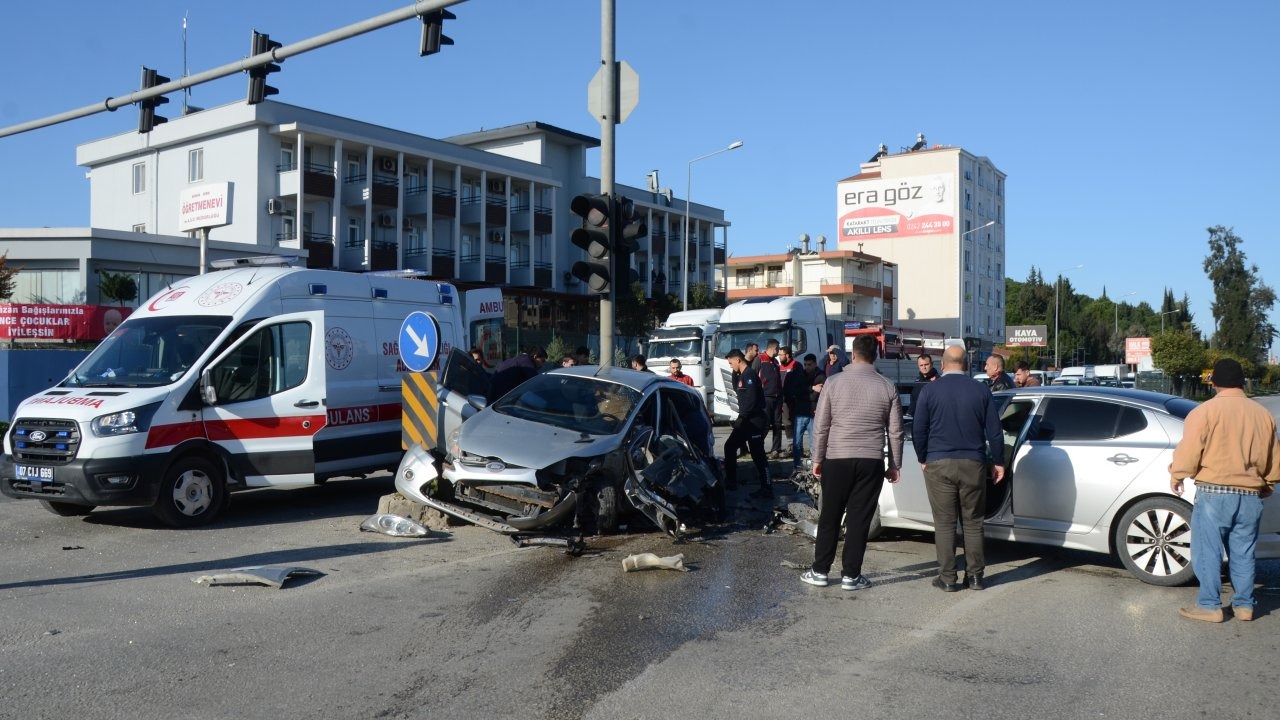 Serik'te kaza: 2 yaralı