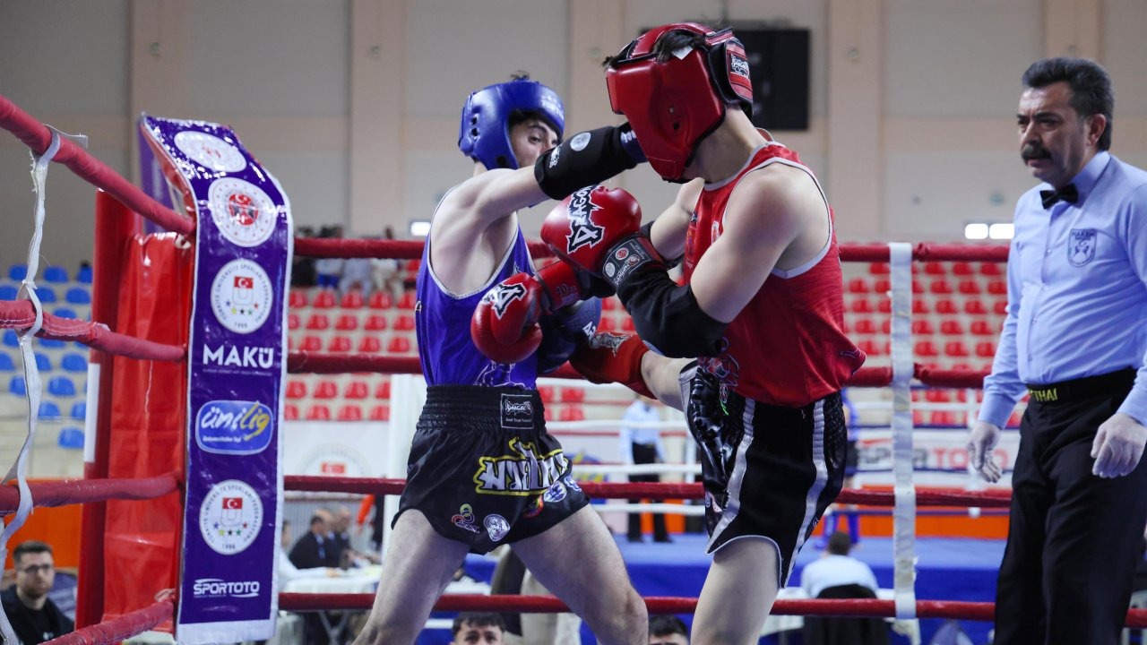 Üniversiteler Arası Muay Thai Türkiye Şampiyonası Burdur'da başladı
