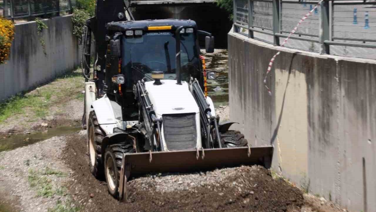 15 bin 200 metre dere temizliği yapıldı