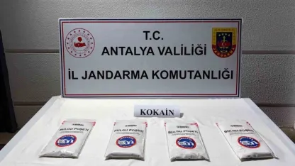 Antalya’da 1 kilo 380 gram kokain ele geçirildi, 2 şüpheli tutuklandı