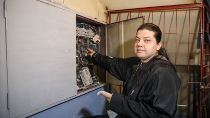 Biri otizmli, 2 çocuğuyla eşinden kalan maaşla yaşamını sürdürmeye çalışıyor