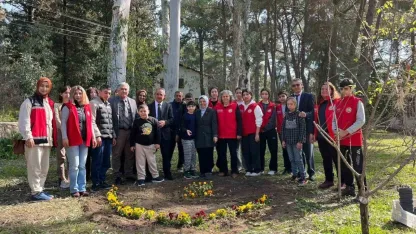 Tarım Lisesi öğrencilerinden özel eğitim okuluna çiçekli destek