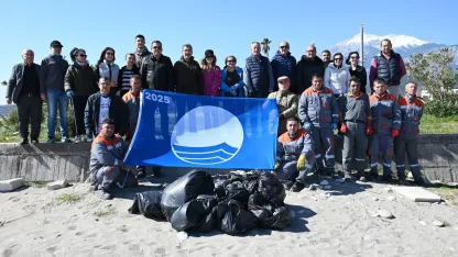 Kemer’de sahil temizliği
