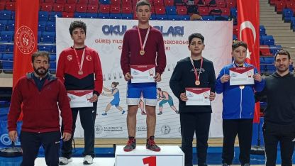 Serikli güreşçi şampiyon oldu