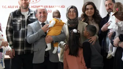 10 çocuk, koruyucu ailelerle sıcak yuvaya kavuştu