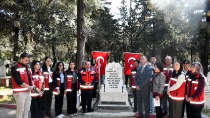 Şehit kabri ziyareti