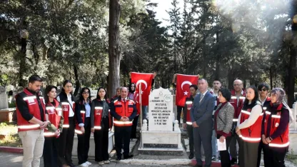 Şehit kabri ziyareti