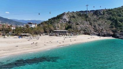Alanya’da mart ayı ortasında yaz görüntüleri