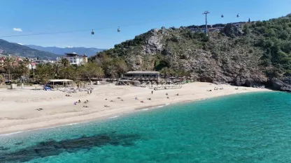 Alanya’da mart ayı ortasında yaz görüntüleri