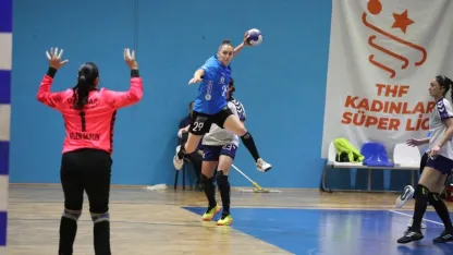 Denizin kızları nefes kesen maçta Üsküdar’ı devirdi