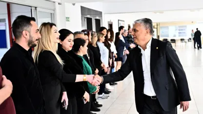 Başkan Uysal personelle bayramlaştı